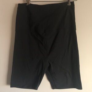 Girlfriend Collective maternity bike shorts. Size L.